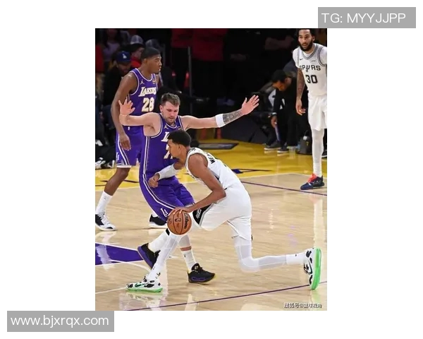 湖人五连胜在望!东契奇复出助阵,艾顿文班亚马对决引爆湖人VS马刺焦点战 湖人五连胜在望!东契奇复出助阵,艾顿文班亚马对决引爆湖人VS马刺焦点战